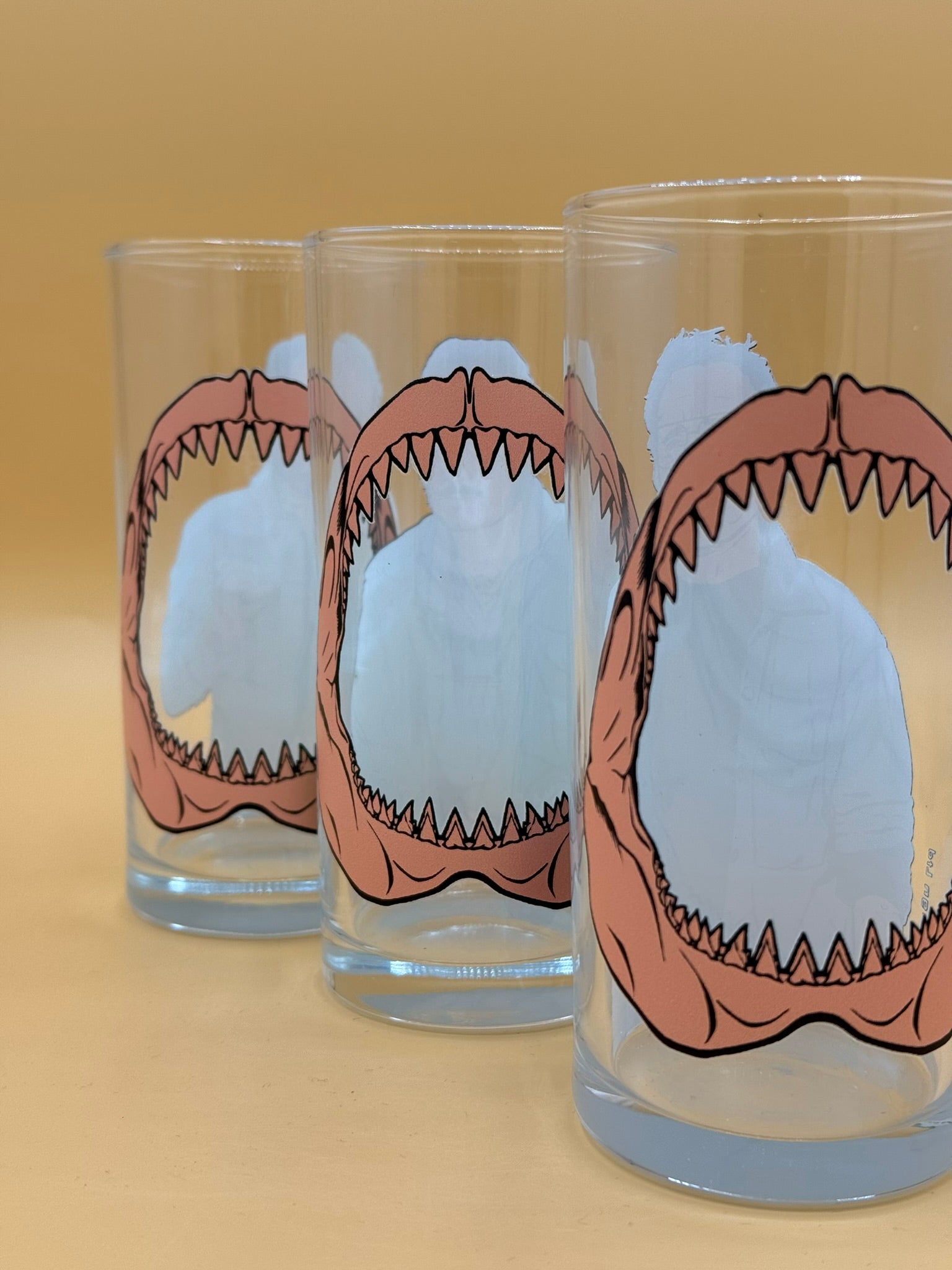 Jaws Glass Set